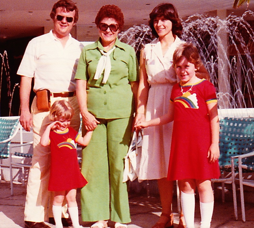 Hawaii's Gigantic Sunglasses Competition